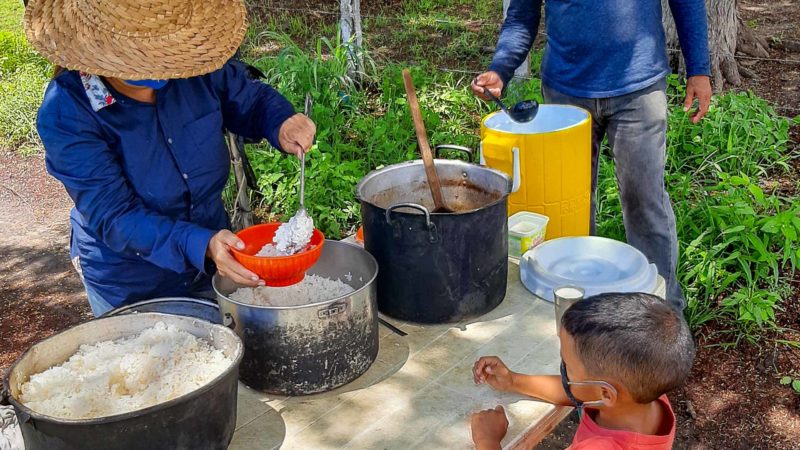 Soñó que una fila de gente esperaba por ella