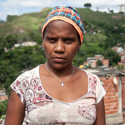 Mujer en Petare - Fotografía: Johan Azuaje